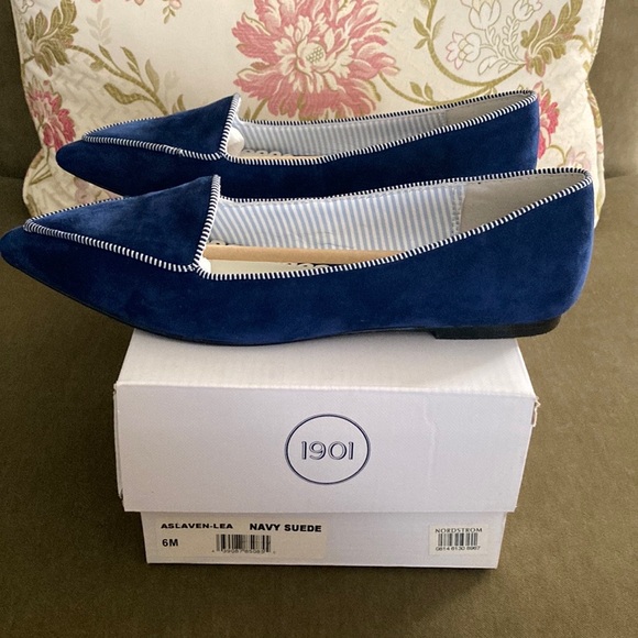 1901 purchased at Nordstrom. Navy suede flats never worn size 6 - Picture 5 of 8